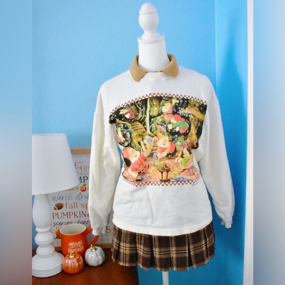 Vintage Disney Snow White sweatshirt